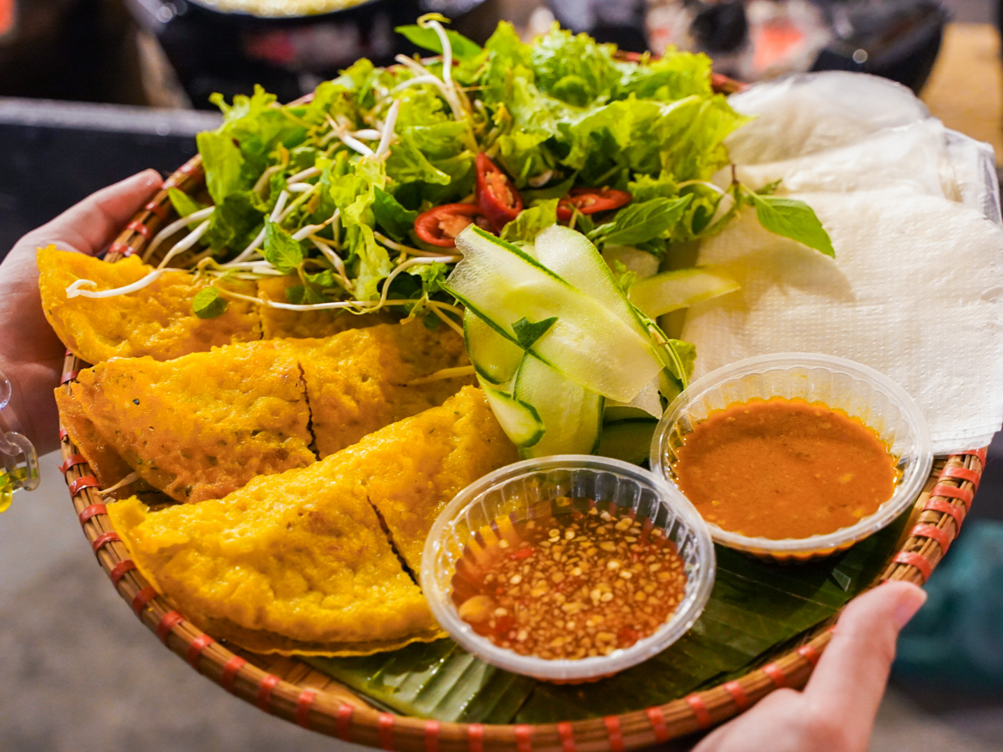 Đến Chợ Lách Đổi Gió, Thưởng Thức Món Ăn Sông Nước Dân Dã Mà Ấm Lòng